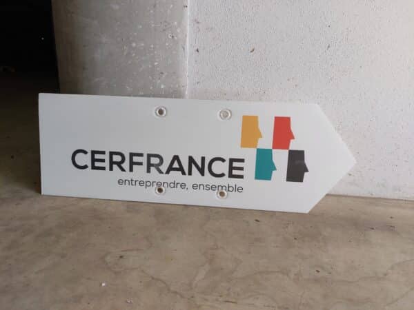 Panneaux flèche direction droite Cerfrance